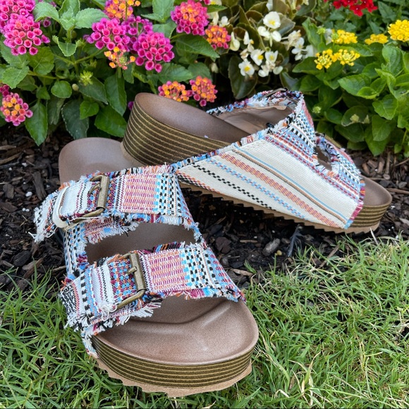 Very G Shoes - Very G Womens Multi Colored Chunky Slip On Slide Sandals